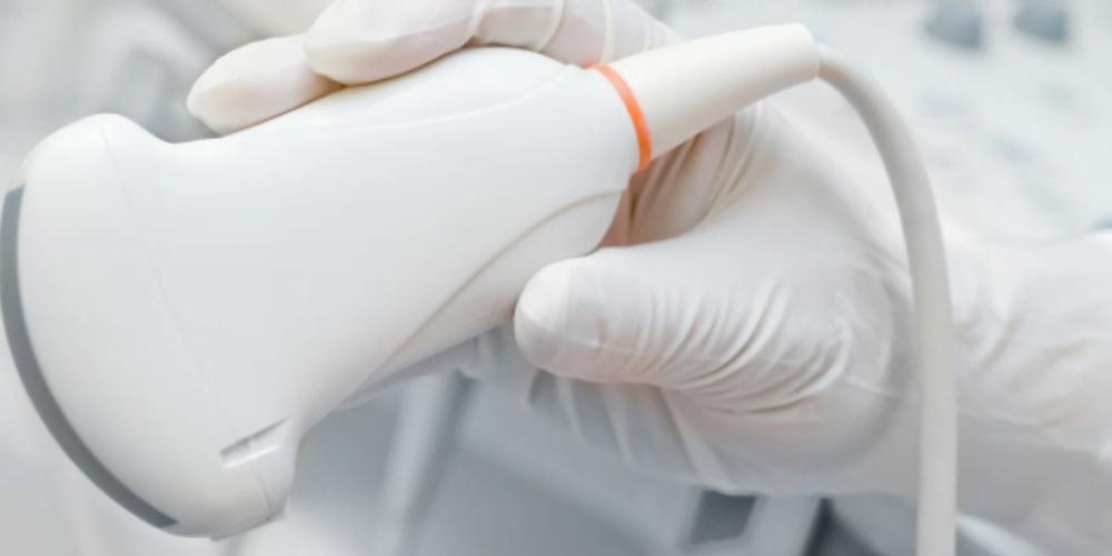 Doctor treats coronavirus with ultrasound