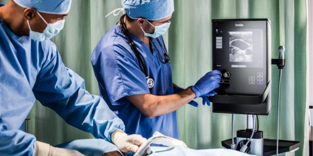 Doctors using POCUS